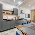 Luxury, One Of A Kind Home, In Ferries & Ac By 360 Estates Apartment