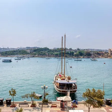 Luxury, One Of A Kind Home, In Ferries & Ac By 360 Estates Apartment