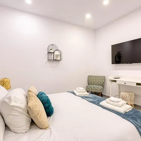 Lägenhet Luxury, One Of A Kind Home, In Ferries & Ac By 360 Estates