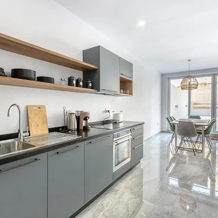 Apartment Luxury, One Of A Kind Home, In Ferries & Ac By 360 Estates *