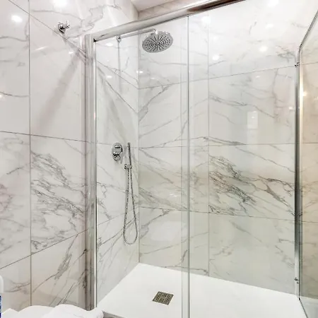 Luxury, One Of A Kind Home, In Ferries & Ac By 360 Estates Apartment