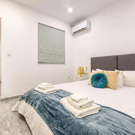 Luxury, One Of A Kind Home, In Ferries & Ac By 360 Estates *