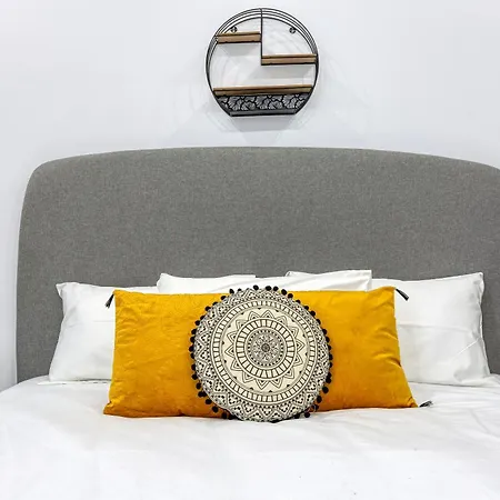 Апартаменты Luxury, One Of A Kind Home, In Ferries & Ac By 360 Estates Слима